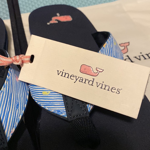 Vineyard Vines sandals - Picture 3 of 6